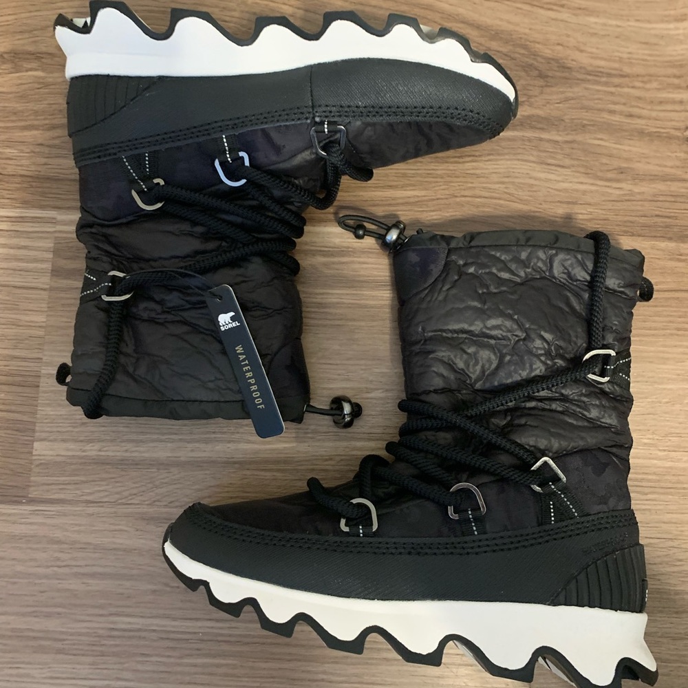 BRAND NEW Women’s Sorel Boots size 7